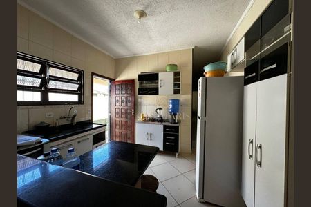 6_photo/94ce2035f9.f6ee4f8dca2fb9c7-ATLAS-6ab8d983-2aec-4a17-8d12-10f754684c6d.jpg de casa à venda com 2 quartos, 69m² em Vila Caiçara, Praia Grande