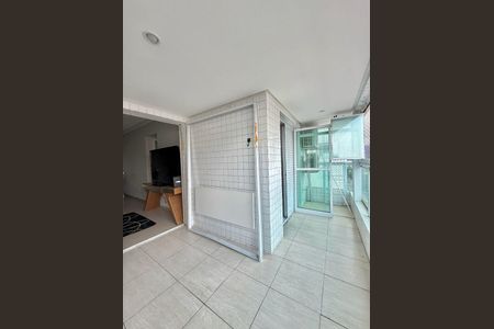 1_photo/94ce2036f9.da3e92feb0559e4d-ATLAS-117aadf3-2b9d-4551-b648-dce57bb60f72.jpg de apartamento à venda com 2 quartos, 74m² em Vila Caiçara, Praia Grande