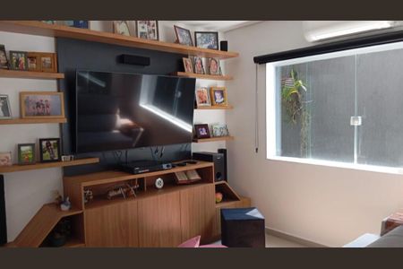 4_photo/94ce2037b1.81c488c884db3593-ATLAS-7b7b2dee-14eb-4cd8-aeb6-b160aad9910e.jpg de casa à venda com 3 quartos, 100m² em Vilamar, Praia Grande