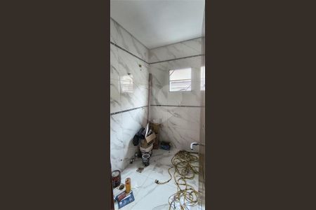 9_photo/94ce2037e1.32a8019b0364636a-ATLAS-7e60a754-c553-4fda-934b-bed85f4dee1d.jpg de casa à venda com 2 quartos, 88m² em Vilamar, Praia Grande