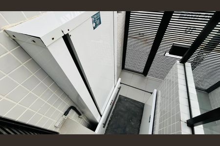 2_photo/94ce20481f.aa57ea8e6e29ee63-ATLAS-ba5877b7-cbc1-4b00-9dc9-8b96aceaf0ca.jpg de apartamento à venda com 2 quartos, 64m² em Vilamar, Praia Grande