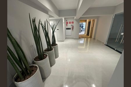 33_photo/94ce20481f.e20d587859335a7f-ATLAS-b1cd46a7-3075-4586-8420-e66bc10a8b45.jpg de apartamento à venda com 1 quarto, 55m² em Vilamar, Praia Grande