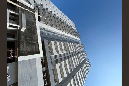 3_photo/94ce20486f.daa46c484a6937d0-ATLAS-110f82a0-3cea-45be-9ff6-0c1ea685f0b5.jpg de apartamento à venda com 3 quartos, 140m² em Vilamar, Praia Grande