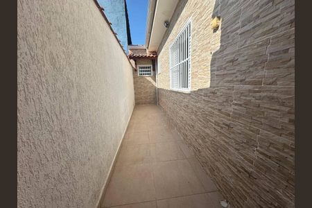 8_photo/94ce2048b9.ae3d86bef28e162d-ATLAS-c22ec17f-ad7c-4aae-9f64-956f88ee88bf.jpg de casa à venda com 2 quartos, 150m² em Vilamar, Praia Grande