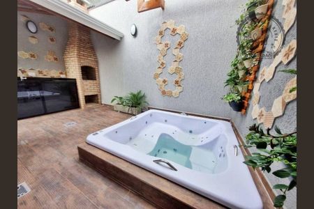 7_photo/94ce204941.caf6c04f909f2ef2-ATLAS-1d79377e-8465-40d5-bf2e-4b205cf1dae7.jpg de casa à venda com 3 quartos, 135m² em Vilamar, Praia Grande