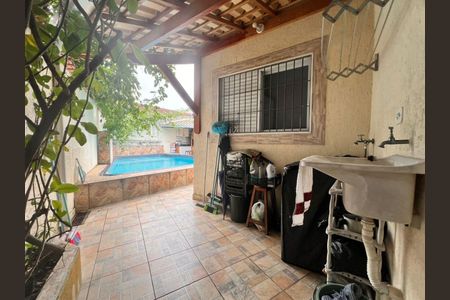 5_photo/94ce2049dd.72b299ddc7bc3168-ATLAS-5790a8d3-87db-4797-bf33-be89b520bfb4.jpg de casa à venda com 3 quartos, 180m² em Vilamar, Praia Grande