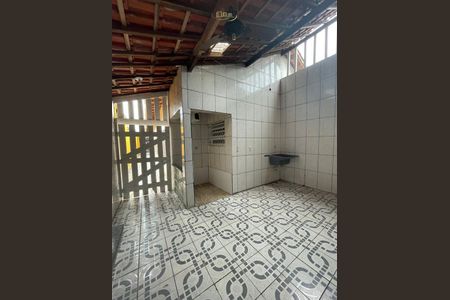 13_photo/94ce204a3f.131c711fc740dfc3-ATLAS-96ce9c3d-1deb-4baa-be6d-d0d1db4dd340.jpg de casa à venda com 2 quartos, 82m² em Vilamar, Praia Grande