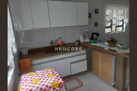 4_photo/94ce204bf1.1fa6a91c389b6b6f-ATLAS-0fb3fac1-8cc1-46c4-bf8c-ff0ef6e85593.jpg de casa à venda com 4 quartos, 175m² em Vilamar, Praia Grande