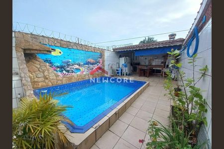 37_photo/94ce204bf1.1fa6a91c389b6b6f-ATLAS-7d0c6a2d-7fa8-4190-8323-a1f6110ce5b2.jpg de casa à venda com 4 quartos, 175m² em Vilamar, Praia Grande