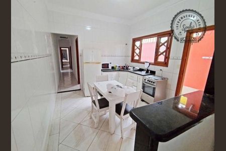 6_photo/94ce204c39.42565445b8a1e2a1-ATLAS-4dc6392b-12cd-4a1a-8c9e-eeb6b1dfab53.jpg de casa à venda com 3 quartos, 100m² em Vilamar, Praia Grande