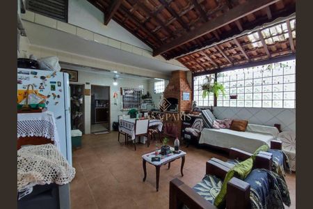 7_photo/94ce204c4f.f7fe6dbefd3a263e-ATLAS-2394e952-19c8-4ee4-a026-59f93f172bd6.jpg de casa à venda com 3 quartos, 148m² em Vilamar, Praia Grande