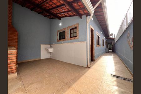 11_photo/94ce204e17.adfe693aa2b53e17-ATLAS-b7f61646-96c1-4444-9761-64729cfa3adc.jpg de casa à venda com 2 quartos, 103m² em Jardim Imperador, Praia Grande