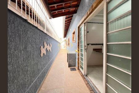 4_photo/94ce204e4f.7e2ea02b9085bf9d-ATLAS-684992a0-b344-479d-a705-c36b8aeba312.jpg de casa à venda com 2 quartos, 103m² em Jardim Imperador, Praia Grande