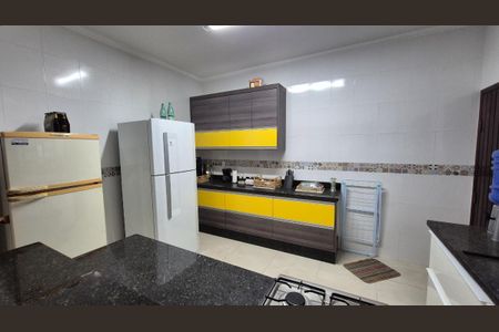 3_photo/94ce204eeb.af088fceb0392c69-ATLAS-b9fc29b5-8d0f-49ac-bba1-6ee3cdbc2eb2.jpg de casa à venda com 4 quartos, 179m² em Vilamar, Praia Grande