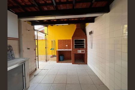 10_photo/94ce2053df.86f105e730b74fa5-ATLAS-c6aced14-3090-4197-bb04-034a096b4b6d.jpg de casa à venda com 2 quartos, 81m² em Jardim Imperador, Praia Grande