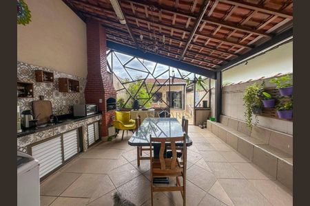 20_photo/94ce20567d.2899b17cdfb92887-ATLAS-a3dd3cd1-7365-4758-bcfe-de36fcaf8baa.jpg de casa à venda com 2 quartos, 150m² em Jardim Imperador, Praia Grande