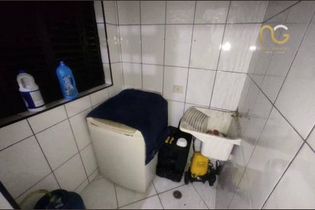 8_photo/94ce2056f3.c74d3e0c457d7f23-ATLAS-41b0a074-1602-4587-9d74-a4e9e70fff16.jpg de casa à venda com 1 quarto, 52m² em Jardim Imperador, Praia Grande