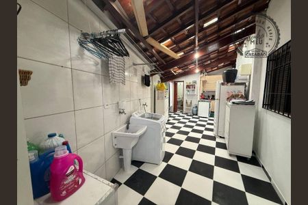 8_photo/94ce205709.4cea1a0b3f6bbd2f-ATLAS-edaf6b16-9188-4dd3-be00-e7a7aea9449f.jpg de casa à venda com 3 quartos, 108m² em Jardim Imperador, Praia Grande