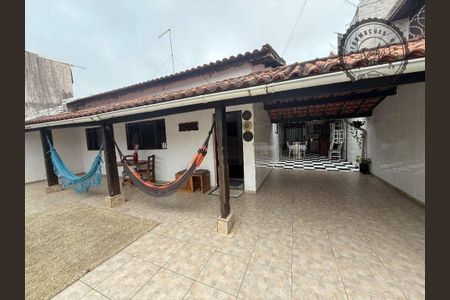 4_photo/94ce205709.4cea1a0b3f6bbd2f-ATLAS-f8512e3e-4b41-4cea-b3bb-e9a328b81323.jpg de casa à venda com 3 quartos, 108m² em Jardim Imperador, Praia Grande