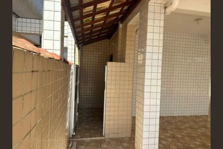 4_photo/94ce205739.6f3a9c5b1585d20a-ATLAS-3e61e95a-7acd-4e08-9fd3-10dda0c236b0.jpg de casa à venda com 3 quartos, 75m² em Jardim Imperador, Praia Grande