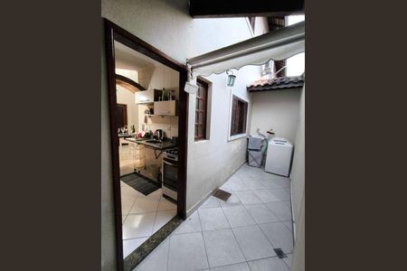 19_photo/94ce2057e9.520a1778c2a10e98-ATLAS-cba67e7b-fa40-4d0f-a6de-a09019fc6f02.jpg de casa à venda com 2 quartos, 76m² em Jardim Imperador, Praia Grande