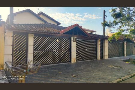 38_photo/94ce2057e9.520a1778c2a10e98-ATLAS-e71eae4f-a9e9-4479-bdbb-4f2817537b4e.jpg de casa à venda com 2 quartos, 76m² em Jardim Imperador, Praia Grande