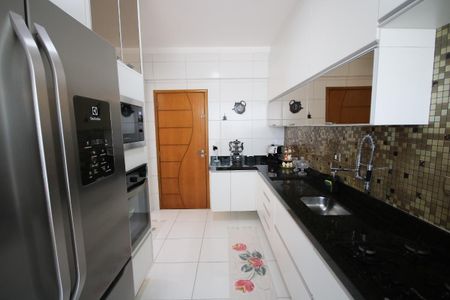 14_photo/94ce2059e7.c5c85ae0d3d624ab-ATLAS-4024bebc-753b-4e8e-ae21-c5f7d5fbb026.jpg de apartamento à venda com 3 quartos, 127m² em Jardim Imperador, Praia Grande