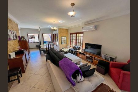 8_photo/94ce20c325.babca6c7f82b9010-ATLAS-343059e4-ab56-4db3-922d-e83ca44764ef.jpg de casa à venda com 5 quartos, 450m² em Balneario Flórida, Praia Grande