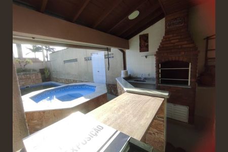 4_photo/94ce20c46d.598c66e7e5047e83-ATLAS-bb98ca94-dfa5-4b1c-ab1b-56500aab43e6.jpg de casa à venda com 4 quartos, 179m² em Solemar, Praia Grande