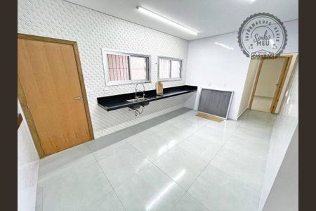 7_photo/94ce20c46d.5b63f18bcccc212e-ATLAS-82d17f56-6bf6-4e6f-a02e-2db9f430c755.jpg de casa à venda com 3 quartos, 154m² em Solemar, Praia Grande