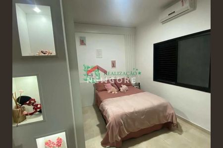 8_photo/94ce20c49b.70986b2d83168018-ATLAS-0c22b6b0-6efc-41d4-a9b4-e5ded79db3df.jpg de casa à venda com 3 quartos, 120m² em Solemar, Praia Grande