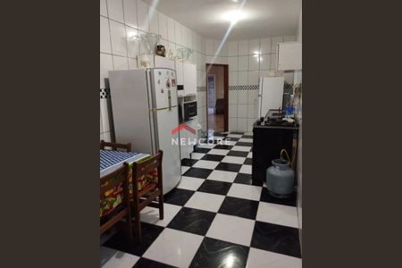 4_photo/94ce20cc0d.93b8fa184532727f-ATLAS-54fb5d21-d8ad-4f37-81d5-7237d45e12b7.jpg de apartamento à venda com 4 quartos, 150m² em Solemar, Praia Grande
