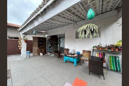 4_photo/94ce20cc7d.47ce5b314d8b28ef-ATLAS-34db8512-c27b-41f5-9e36-ba904d6a02c9.jpg de casa à venda com 4 quartos, 175m² em Solemar, Praia Grande