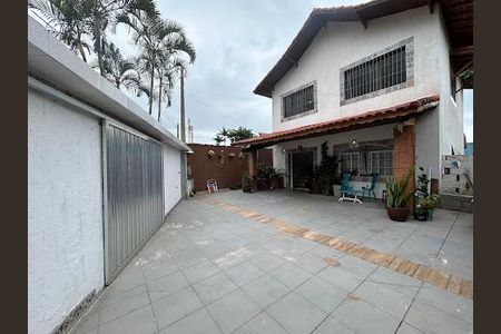 4_photo/94ce20cc7d.47ce5b314d8b28ef-ATLAS-b011f168-3c73-4a96-ad53-0e418d5c9306.jpg de casa à venda com 4 quartos, 175m² em Solemar, Praia Grande