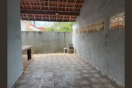 21_photo/94ce20ced7.8cbbc6e43ead3576-ATLAS-f64252eb-0d5b-4899-afee-6f738bdf737f.jpg de casa à venda com 2 quartos, 52m² em Solemar, Praia Grande