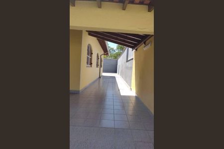 4_photo/94ce20cff1.7cc5f6eb30674ee3-ATLAS-5ecee8ec-b259-4d9f-8570-ca2d5002e83c.jpg de casa à venda com 3 quartos, 120m² em Solemar, Praia Grande