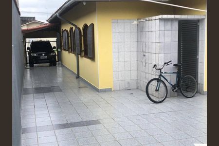 18_photo/94ce20cff1.7cc5f6eb30674ee3-ATLAS-aa62c5e1-bd0f-42fa-9b84-c4ba7a0592bb.jpg de casa à venda com 3 quartos, 120m² em Solemar, Praia Grande