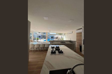 6_photo/94ce20dcb1.ceff8192393c33de-ATLAS-2d369f7e-7151-42ed-9ccd-4ec84c3c973e.jpg de casa à venda com 7 quartos, 500m² em Balneario Flórida, Praia Grande