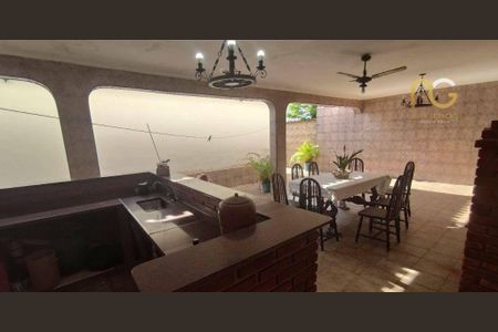 7_photo/94ce20e59f.d1325d9d06f328eb-ATLAS-96da2f84-d7cd-4ae3-a0e3-37e381877417.jpg de casa à venda com 4 quartos, 264m² em Balneario Flórida, Praia Grande