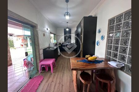 4_photo/94ce20e5fd.ebbd8bc3dc39b939-ATLAS-b5e6676a-1afb-4618-8a71-8aa695fc436b.jpg de casa à venda com 4 quartos, 225m² em Balneario Flórida, Praia Grande