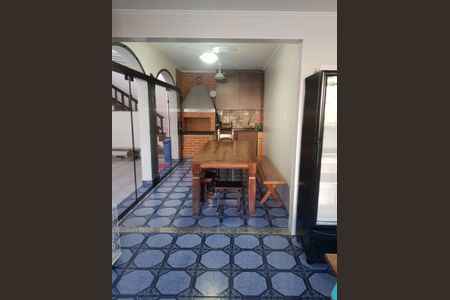 3_photo/94ce20e8b5.3dd0ca365fc65cc4-ATLAS-e39fae6c-9831-4662-8ccf-325186a9996d.jpg de casa à venda com 3 quartos, 332m² em Balneario Flórida, Praia Grande