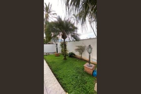 4_photo/94ce20e8b5.821bca6a381fcd78-ATLAS-afe3a7b5-5598-4e00-a719-2521a45031d2.jpg de casa à venda com 4 quartos, 331m² em Balneario Flórida, Praia Grande