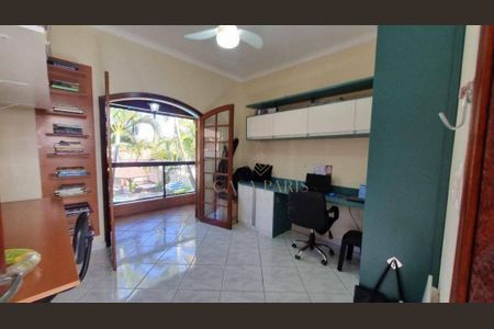 30_photo/94ce20ef79.4f48e483d4bcdc3b-ATLAS-f81a0b6a-4b4f-4202-ac32-3bcc6f9b19e9.jpg de casa à venda com 4 quartos, 150m² em Balneario Flórida, Praia Grande