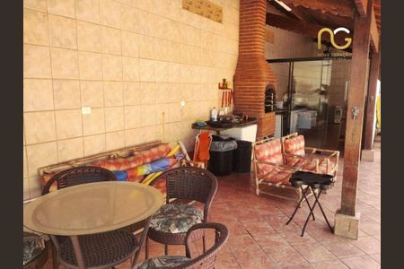 6_photo/94ce20f027.eb7ee1c62e8591fd-ATLAS-ea3f0ece-7e7c-45d7-a540-b647d47e6a9a.jpg de casa à venda com 3 quartos, 185m² em Balneario Flórida, Praia Grande