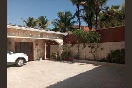 11_photo/94ce20f0ed.2008f600ea595daf-ATLAS-e251e150-46af-4765-bccb-4fff0d533535.jpg de casa à venda com 4 quartos, 232m² em Real, Praia Grande