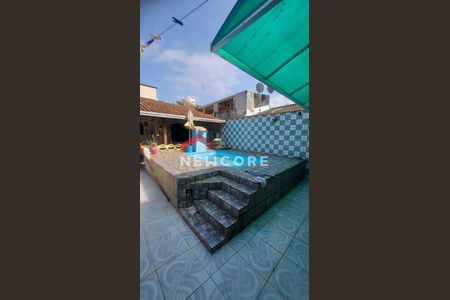 2_photo/94ce20fc51.f2c8c659ffa0a6bc-ATLAS-6d9e7d8e-39c0-4bef-8db4-66b97bf26b11.jpg de casa à venda com 2 quartos, 144m² em Princesa, Praia Grande