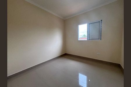 5_photo/94ce21b857.aafc750051720c32-ATLAS-3abb7746-e514-40ec-bf6f-ddfcdf30a9f8.jpg de casa à venda com 2 quartos, 65m² em Jardim Melvi, Praia Grande