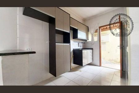 6_photo/94ce21beb5.2799061d4ffbad2d-ATLAS-a80b8786-9ef4-46f7-ab4c-08c83039f9a2.jpg de casa à venda com 1 quarto, 43m² em Jardim Melvi, Praia Grande