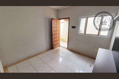 4_photo/94ce21beb5.2799061d4ffbad2d-ATLAS-b11fe9bd-43b6-4f54-addc-984839180b06.jpg de casa à venda com 1 quarto, 43m² em Jardim Melvi, Praia Grande