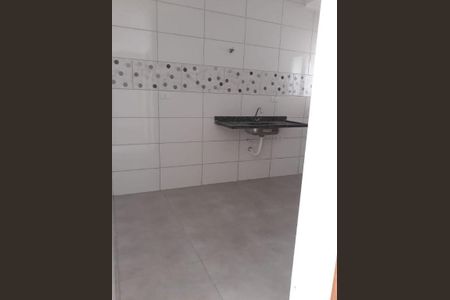 9_photo/94ce21c365.a82db8b1a7eaaccb-ATLAS-d3b895fd-03aa-41bb-ae5c-c1db27a5e199.jpg de casa de condomínio à venda com 2 quartos, 41m² em Parque das Americas, Praia Grande